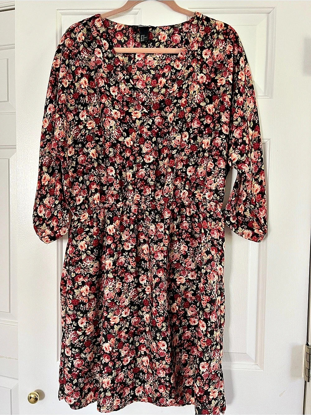 H&M Floral Dress in Black & Pink Size US 14 Like New